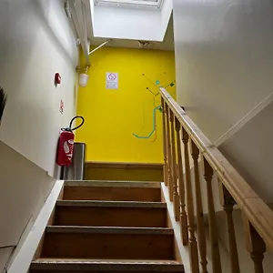 Chez Mia Париж
