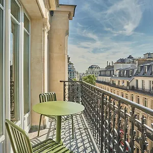 Numa Champs-elysees Париж